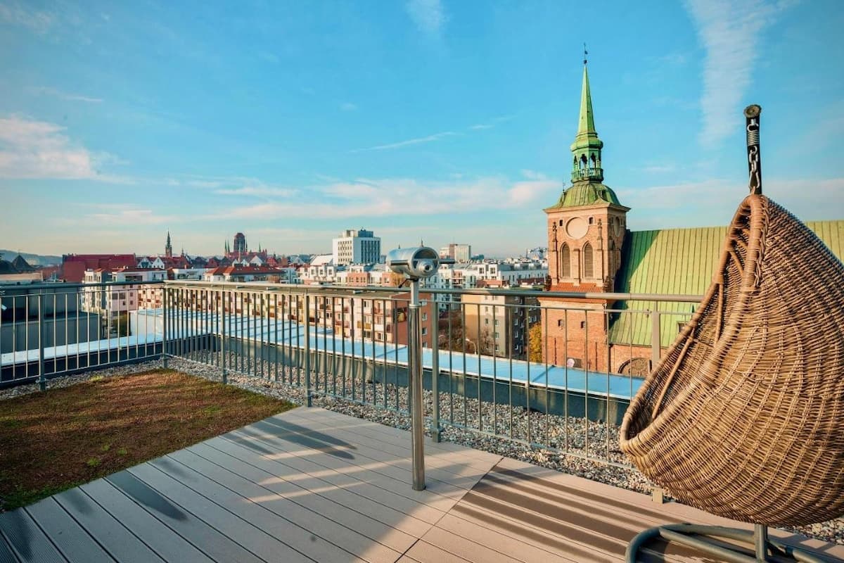 Rooftop Love & Wellness Garden Gates Gdańsk